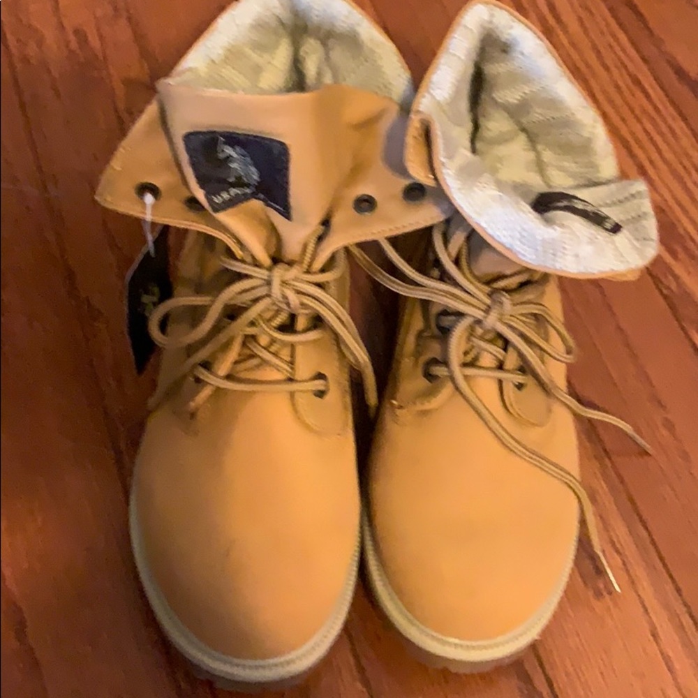 New US Polo Assn Tan Boots, never worn size 8 1/2